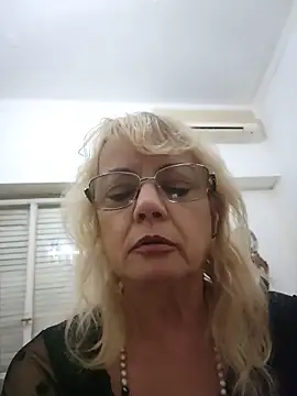MatureElegantWidow online show from 19, 5, 2026