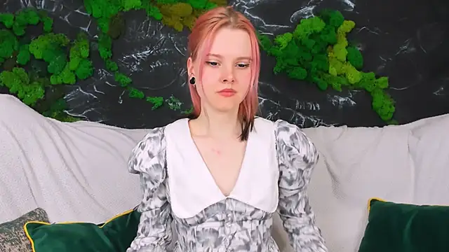 Snapshot of Lina_Veyra chatting on 7, 4, 2026 Lina Veyra online show from 7, 4, 2026