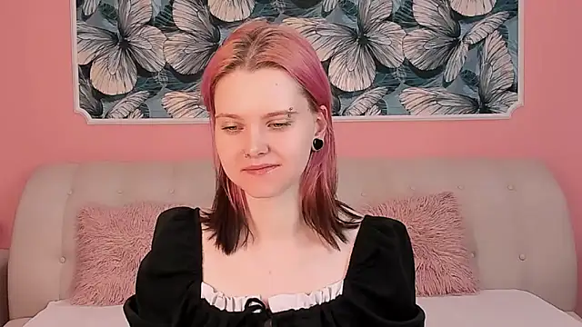 Snapshot of Lina_Veyra chatting on 14, 4, 2026 Lina Veyra online show from 14, 4, 2026