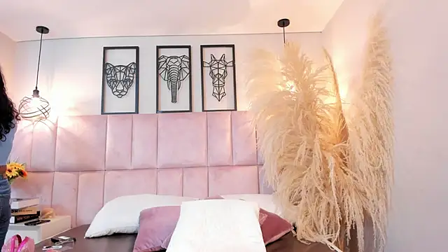 Snapshot of Vaithiare_stone chatting on 5, 4, 2026 Vaithiare stone online show from 5, 4, 2026