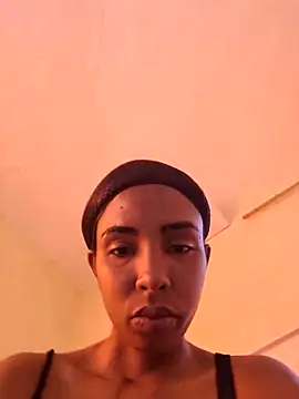 Snapshot of ZeynepLovely chatting on 2, 6, 2026 ZeynepLovely online show from 2, 6, 2026