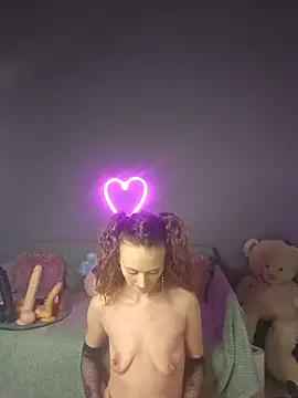 Snapshot of Bea_doll chatting on 6, 4, 2026 Bea doll online show from 6, 4, 2026