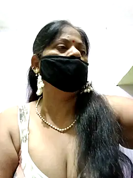 Snapshot of SEEMA_012 chatting on 22, 4, 2026 SEEMA 012 online show from 22, 4, 2026
