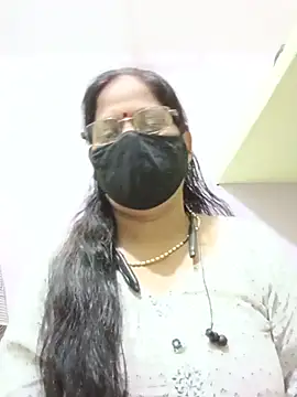 Snapshot of SEEMA_012 chatting on 20, 5, 2026 SEEMA 012 online show from 20, 5, 2026