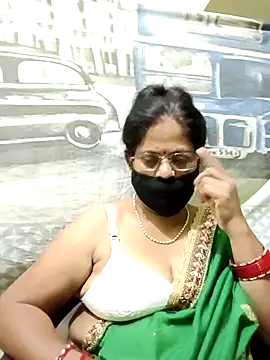 Snapshot of SEEMA_012 chatting on 18, 4, 2026 SEEMA 012 online show from 18, 4, 2026