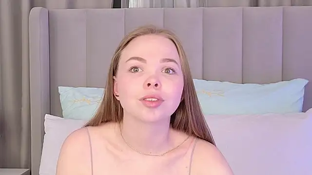 Snapshot of SatinSapphiree chatting on 29, 4, 2026 SatinSapphiree online show from 29, 4, 2026