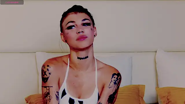 Snapshot of YasminnStorm chatting on 9, 7, 2026 YasminnStorm online show from 9, 7, 2026