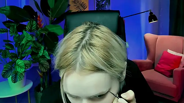 MicheleMarsh online show from 4, 4, 2026