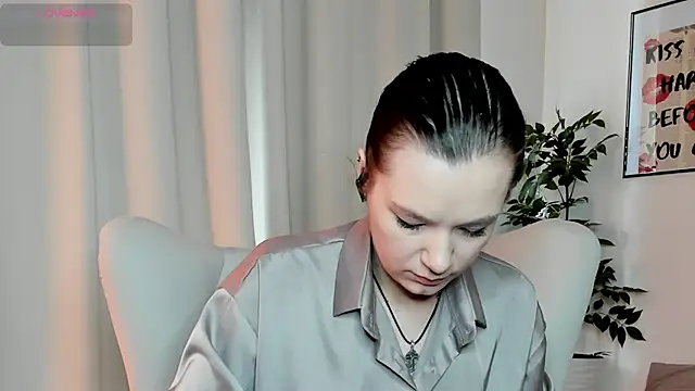 kirarogersss online show from 10, 4, 2026