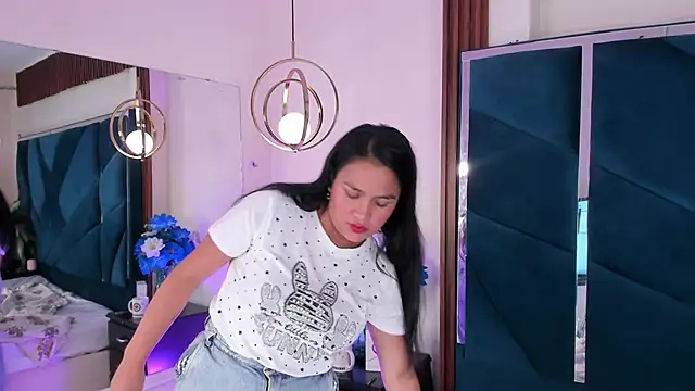 AprilMiiller online show from 30, 4, 2026