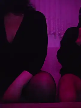 Snapshot of izmirlikeko chatting on 3, 4, 2026 izmirlikeko online show from 3, 4, 2026