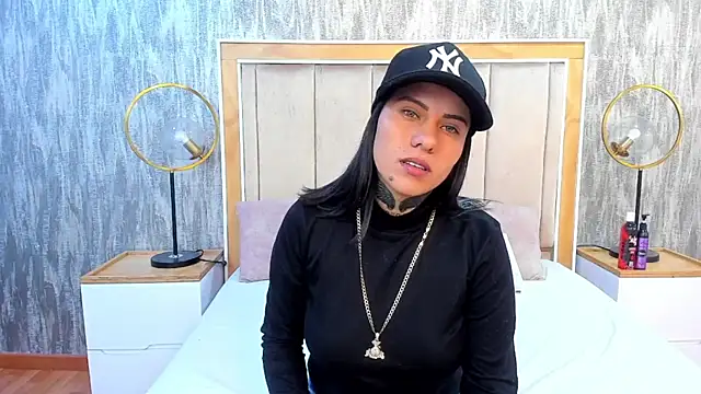 Snapshot of NaomiBDSM chatting on 7, 4, 2026 NaomiBDSM online show from 7, 4, 2026