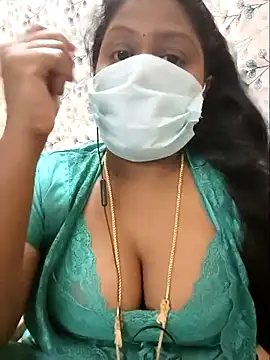 Snapshot of Romantic_Woman chatting on 20, 4, 2026 Romantic Woman online show from 20, 4, 2026