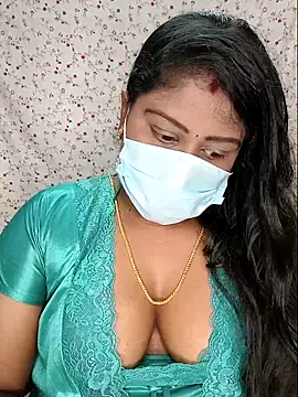 Snapshot of Romantic_Woman chatting on 26, 4, 2026 Romantic Woman online show from 26, 4, 2026