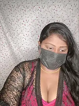 Snapshot of Romantic_Woman chatting on 16, 7, 2026 Romantic Woman online show from 16, 7, 2026