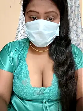 Snapshot of Romantic_Woman chatting on 21, 4, 2026 Romantic Woman online show from 21, 4, 2026