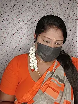 Snapshot of Romantic_Woman chatting on 13, 7, 2026 Romantic Woman online show from 13, 7, 2026