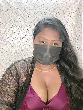 Snapshot of Romantic_Woman chatting on 25, 5, 2026 Romantic Woman online show from 25, 5, 2026