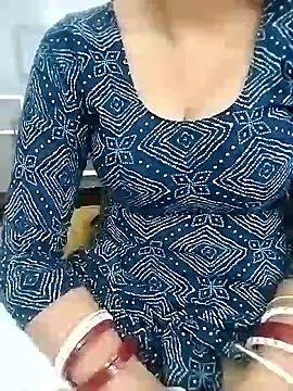 Alisha-sexy online show from 10, 4, 2026