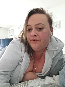 Snapshot of nika-W chatting on 19, 5, 2026 nika-W online show from 19, 5, 2026
