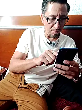 velvetblackcock online show from 4, 4, 2026