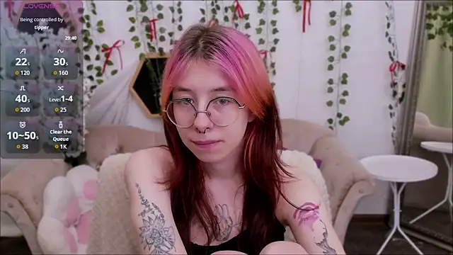Alice Nyx online show from 12, 6, 2026