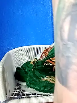 Snapshot of eroos_twink chatting on 4, 12, 2025 eroos twink online show from 4, 12, 2025