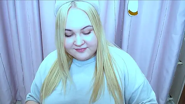 BlondeGlem online show from 8, 4, 2026