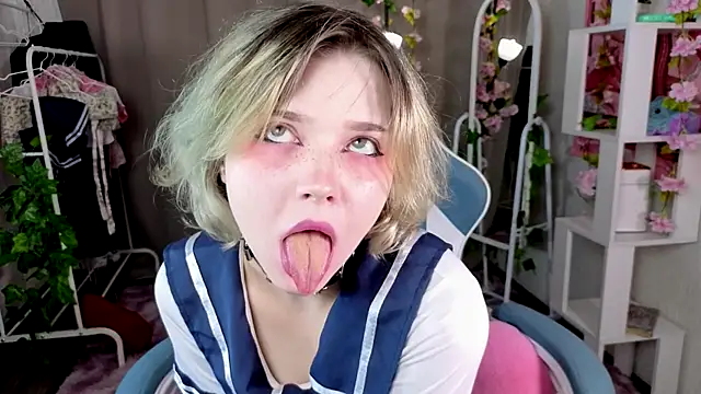 Molli fae online show from 5, 4, 2026