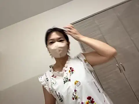 Snapshot of lemonade_madame chatting on 15, 7, 2026 lemonade madame online show from 15, 7, 2026