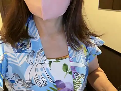 Snapshot of lemonade_madame chatting on 12, 6, 2026 lemonade madame online show from 12, 6, 2026