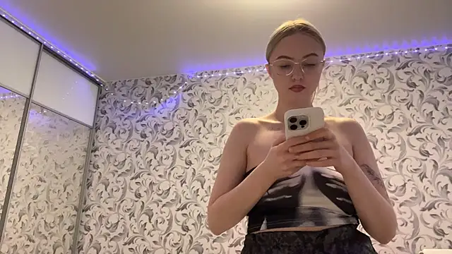  mimilana  online show from 9, 4, 2026