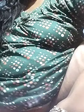 Snapshot of Desi_hot_bhabhi01 chatting on 10, 7, 2026 Desi hot bhabhi01 online show from 10, 7, 2026