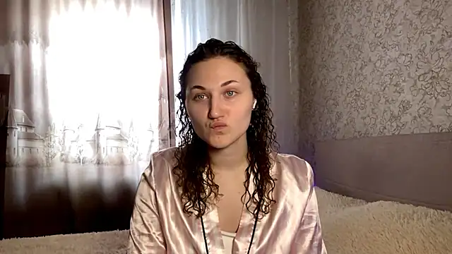 SophieNiktashu online show from 15, 4, 2026