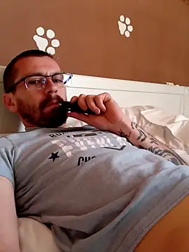 jozsi1995 online show from 8, 4, 2026