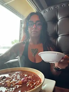 Snapshot of Controllercutie chatting on 25, 4, 2026 Controllercutie online show from 25, 4, 2026
