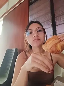 Leticia Hinkley  online show from 13, 5, 2026