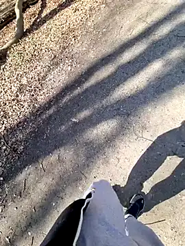 Snapshot of LadyLeni chatting on 9, 4, 2026 LadyLeni online show from 9, 4, 2026