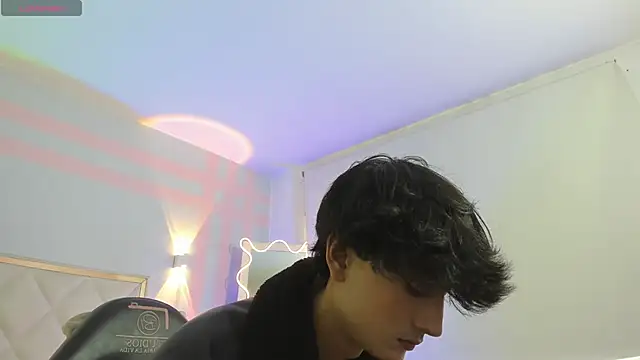 Snapshot of Eidan_tay chatting on 8, 4, 2026 Eidan tay online show from 8, 4, 2026