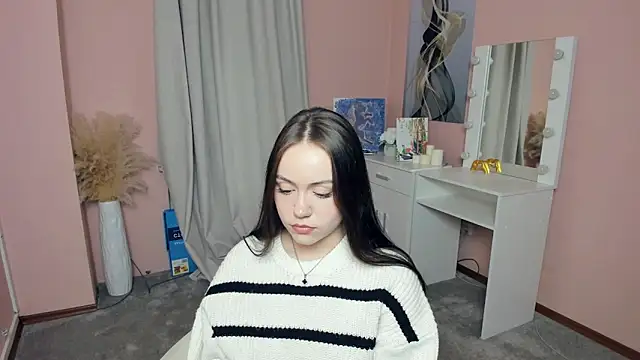 Snapshot of AsleyBasgall chatting on 6, 4, 2026 AsleyBasgall online show from 6, 4, 2026