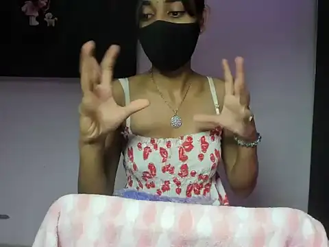 Shanaya xo online show from 30, 6, 2026