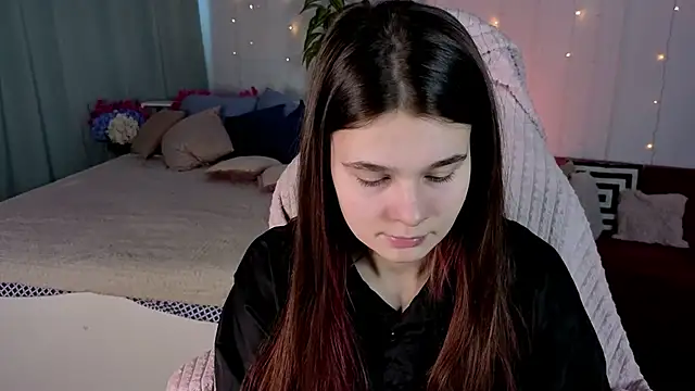 Kacey Love online show from 8, 4, 2026
