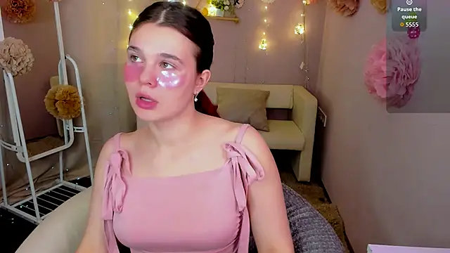 Kacey Love online show from 13, 5, 2026