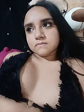 Snapshot of Valentina_Narvaez chatting on 5, 7, 2026 Valentina Narvaez online show from 5, 7, 2026