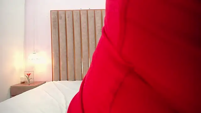 Zoe Monrow online show from 18, 4, 2026
