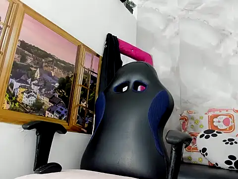 EllyBloom online show from 8, 5, 2026