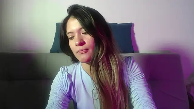 hannajonnes1 online show from 15, 4, 2026