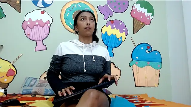 pamelaskiny20 online show from 21, 4, 2026