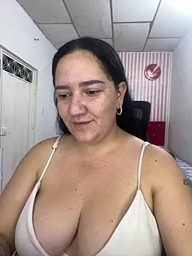 Snapshot of Fresita-12 chatting on 5, 5, 2026 Fresita-12 online show from 5, 5, 2026