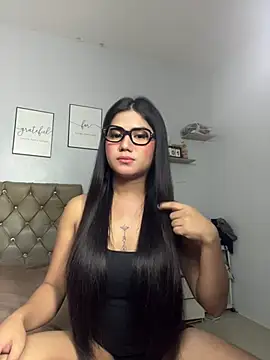 Snapshot of JassmineLove chatting on 6, 4, 2026 JassmineLove online show from 6, 4, 2026